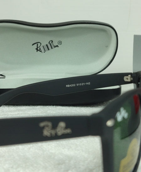 RayBN16-Wayfarer Mate Black Green