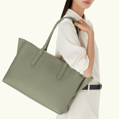 Furla Meridiana Large Leather Tote Bag – Elegant Structured Handbag for Everyday Use